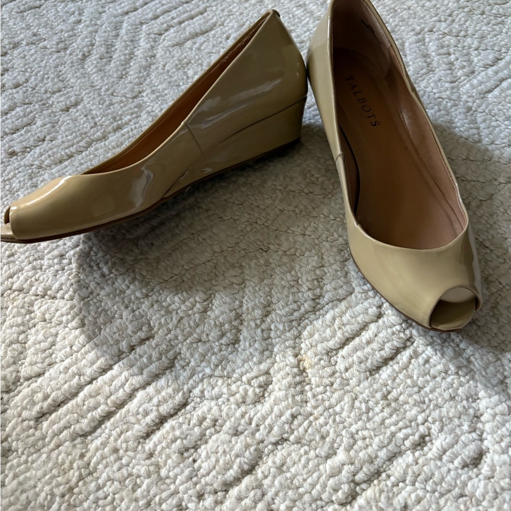 Talbots open toe patent leather wedge shoes. 6.5M. 1” wedge.
